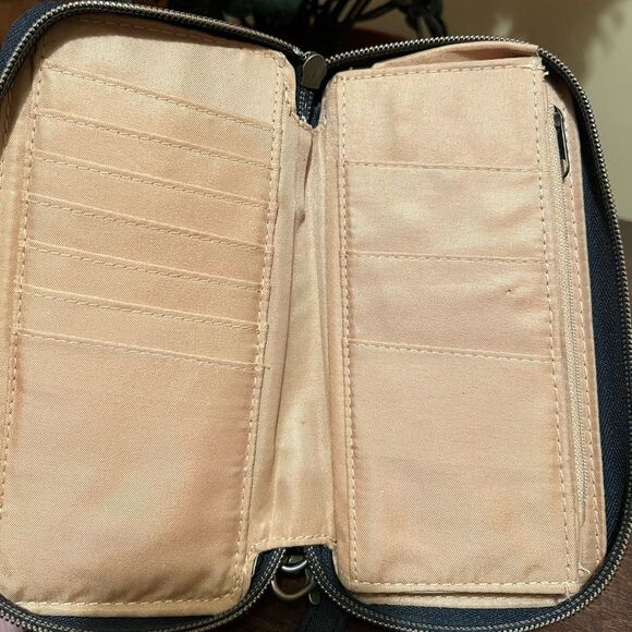 BUNDLE OF 2 Travelon RFID Zippered Wristlet/Wallet - Picture 6 of 8